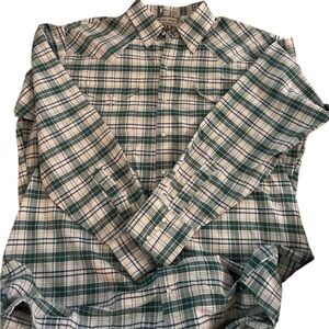 Western shirt in excellent preowned condition with no holes or stains.